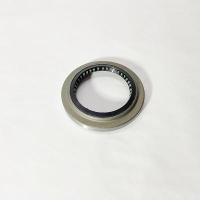 Сальник ступицы задней внутренний ISUZU NQR71 NQR75 NQR90 NPR75 (82х121х12) (BOSKET)