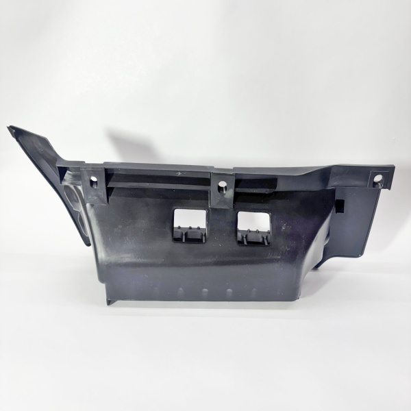 Подножка кабины левая ISUZU NPR75 NQR90 NLR85 NMR85 (пластик) (BOSKET) (8980227753)