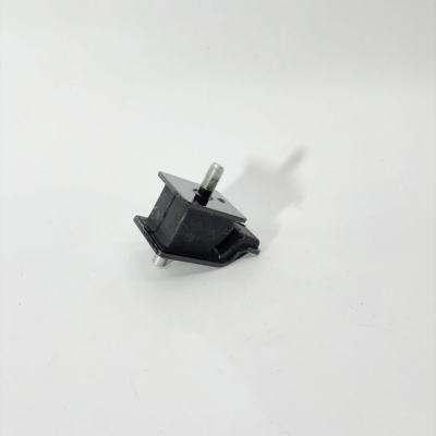 Подушка (опора) двигателя задняя ISUZU NQR71 NQR75 NQR90 NPR75 NLR85 NMR85 BAW (BOSKET)